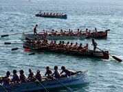 Chapela celebra la victoria y el liderato tras la regata.