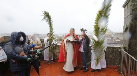 Bendicin de ramos desde el campanario de la baslica de Santa Mara