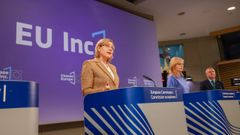 Los eurocomisarios Henna Virkkunen, Ekaterina Zaharieva y Michael McGrath en la presentaci�n de EU Inc.