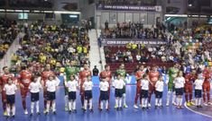 Iago, el sexto por la derecha, se despide de la Copa sin haber gozado de ning�n minuto. 