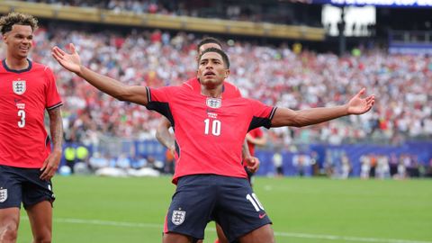 Jude Bellingham celebrando uno de sus goles en la fase de grupos del Mundial
