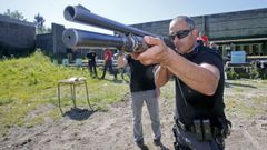 Campeonato de tiro, en Cernadi�as Novas, por el aniversario de la Guardia Civil