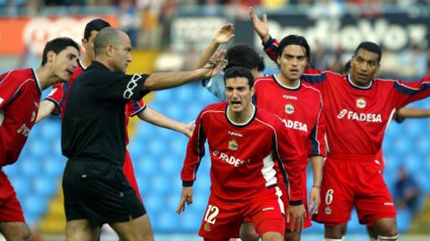 A�o 2003. Discusi�n con Juanfran en Bala�dos. Victoria celeste por 3-0. 