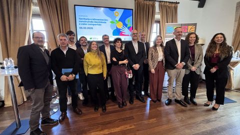Los participantes en�la jornada posaron juntos al final del evento
