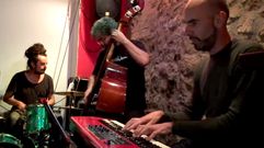 M�sicos en directo en un local gijon�s