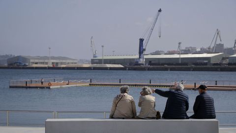 Vista del puerto de A Coru&ntilde;a desde O Parrote. 