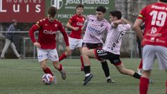 Montero conduce el bal�n frente al Lal�n. Los jugadores del Sof�n jugaron con un brazalete verde en sus mangas por el D�a Mundial Contra el C�ncer.