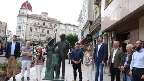 Numerosas autoridades asistiron � inauguraci�n da primeira obra sobre Castelao concibida como grupo escult�rico familiar