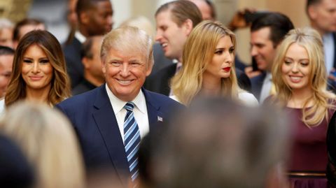 De izquierda la derecha, Melania Trump, Donald Trump, Ivanka Trump y Tiffany Trump
