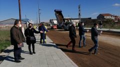 La alcaldesa Elvira Lama, y otros miembros de la corporaci�n municipal, inspeccionaron ayer las obras