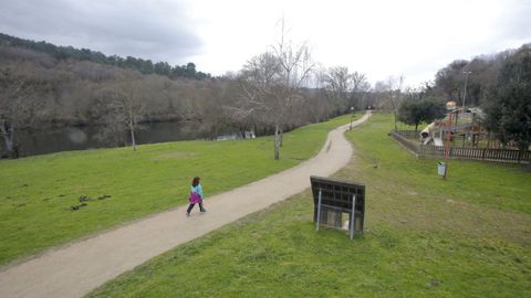 Zona del Paeeo del Mio donde el Concello proyect la playa fluvial de Lugo