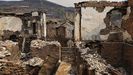 Una de las casas afectadas por el fuego en la parroquia de Mones, en Valdeorras.