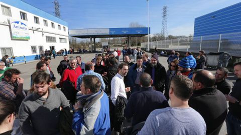 Algunos de los trabajadores de la factor�a de la Corporaci�n Alimentaria Pe�asanta (CAPSA) en Granda (Siero)