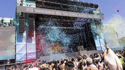 Una actuaci�n del Reggaeton Beach Festival celebrado en Nigr�n en el 2024