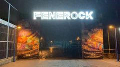 El p�rtico de acceso al recinto del Fene Rock estren� su iluminaci�n el jueves a la noche en San Valent�n.