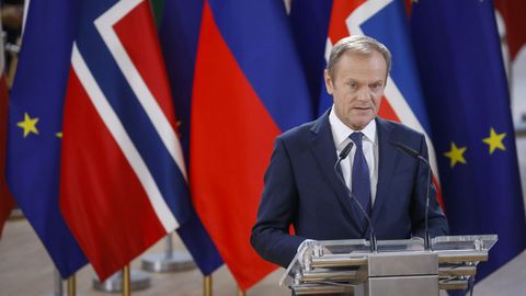  El presidente de la Comisi�n Europea, Donald Tusk, convoc� una cumbre de urgencia para el pr�ximo d�a 10