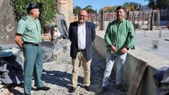 El subdelegado del gobierno Abel Losada y el alcalde De Cambados Samuel Lago visitan las obras del futuro cuartel de la Guardia Civil