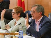 Bel�n Lendoiro y Evencio Ferrero, en el pleno del lunes. 