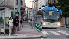 Desde el inicio del curso hay alumnos que no pueden acceder al autob�s que realiza el transporte escolar desde la parada de A Escardia al instituto de O Carril