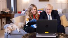 Boris Johnson con su mujer, Carrie, y su hija Romy, el pasado d�a 23 de diciembre
