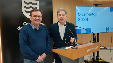 El concejal de Facenda, Raimundo González Carballo, y el alcalde de Pontevedra, Miguel Anxo Fernández Lores, presentaron los presupuestos el 15 de diciembre