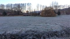 Imagen de la helada en O Barco esta ma�ana poco antes de las diez