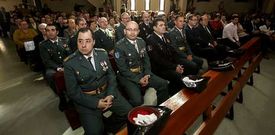 La iglesia parroquial de Carballo se llen� en el oficio, cantado por la Coral Polif�nica de Berganti�os y dedicado a la Virgen del Pilar. 