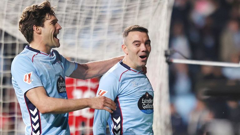 Iago Aspas, celebrando con Marcos Alonso uno de sus goles en el Celta-Mallorca de este domingo.