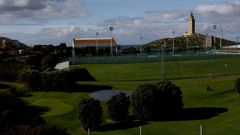 El campo municipal de golf de A Coru�a est� situado a los pies de la torre de H�rcules