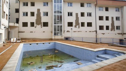 Urbanizaci�n abandonada en Carballo