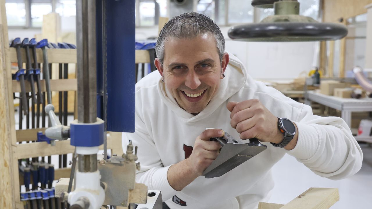 De profesor de trombón a premio extraordinario de FP de carpintería: «Reinventarse o morir»