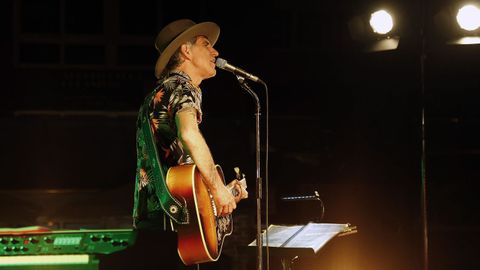 Concierto de  Mikel Erentxun en Ribeira