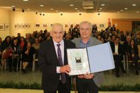 Victorino Verea, con el alcalde orosino, Manuel Mir�s.