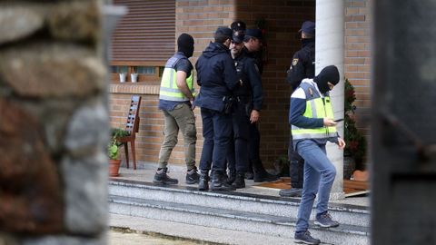 Agentes de la Uyco, desplegados en Arousa en una operaci�n ejecutada el mismo a�o en el que cay� la trama de la hero�na
