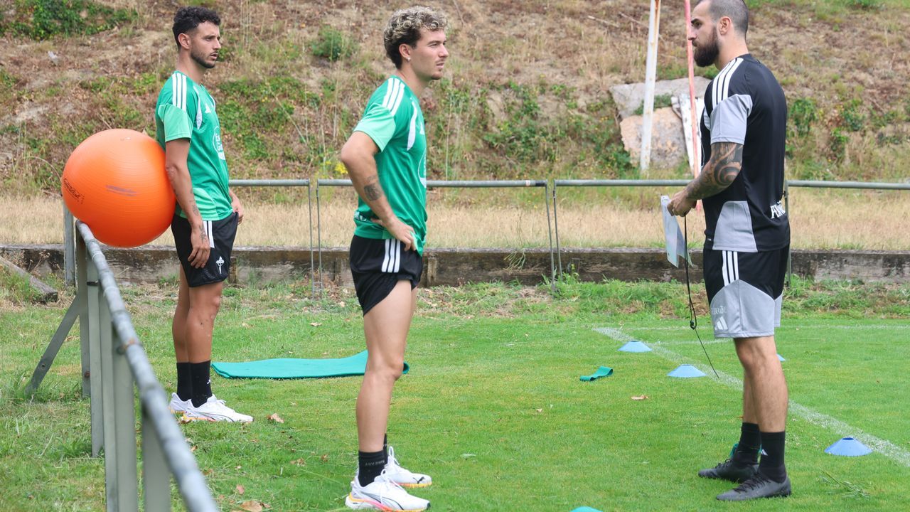 Álvaro Juan, única ausencia para el estreno del Racing Club Ferrol en casa