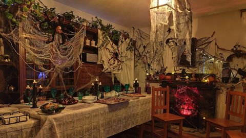 Mercedes Arias creó un hotel del terror de Noia