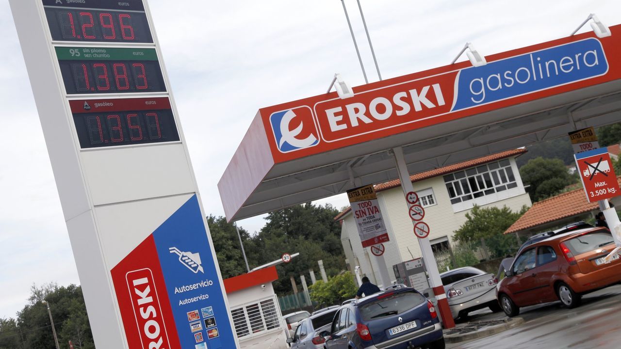 Eroski acuerda la venta de sus 40 gasolineras a Petroprix