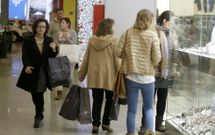 Ambiente en el interior del centro comercial Dolce Vita Ode�n ayer por la ma�ana. 