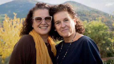 Marta Brul y su hermana Silvia, fundadoras de la primera escuela de acompaamiento oncolgico de Espaa.