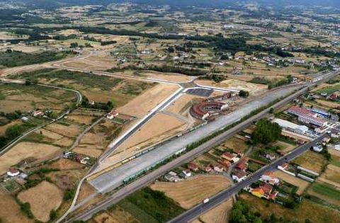 Vista a�rea de la explanada ferroviaria y los terrenos destinados a la plataforma log�stica de Monforte