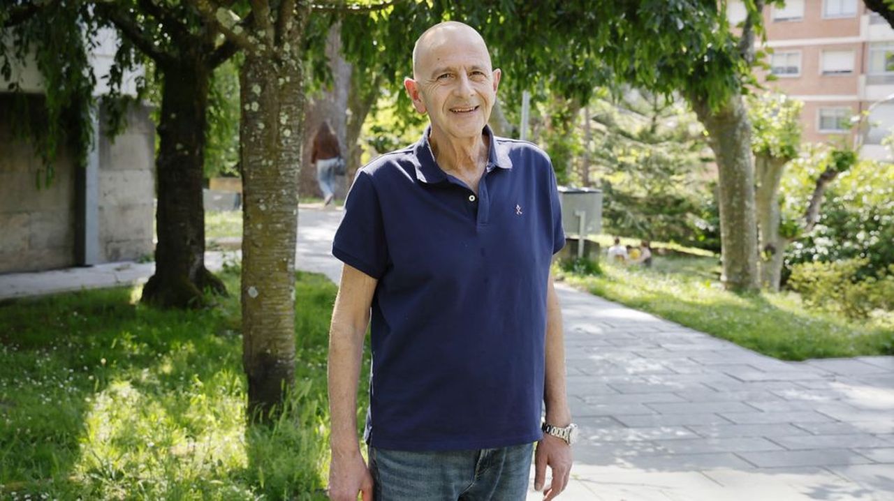 Javier Labandeira, dermatólogo: «A los japoneses no se les ocurre meterse en las termas sin ducharse. Aquí pasa»