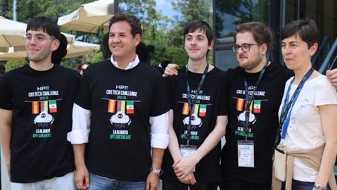 El equipo vencedor del instituto San Clemente en el Tech Challenge.