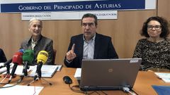 La consejera de Educacin del Principado, Carmen Surez, junto al presidente del Consejo Escolar, Alberto Muoz, y la secretaria del Consejo, Anglica lvarez