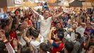 M�s de 800 espa�oles celebraron el triunfo de La Roja en el barrio neoyorquino de Little Spain