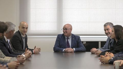 Las directivas del Sporting y del Oviedo, junto a Cuetos Lobo