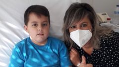 Los bomberos de Ferrol le dieron una sorpresa a �lvaro, un ni�o hospitalizado en el Juan Cardona