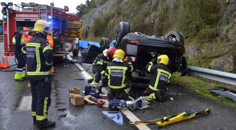 Imagen de archivo de la intervenci�n de los bomberos del consorcio en un accidente de tr�fico