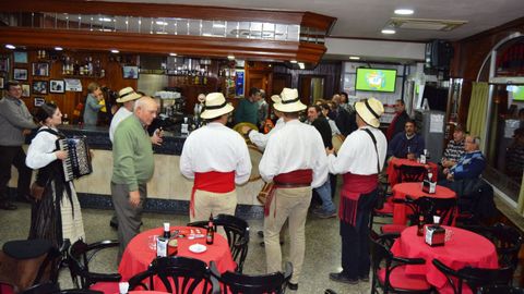 Imaxe de arquivo dunha actividade de cantos de taberna en Cee