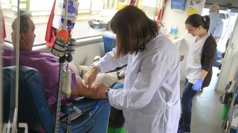 Unidad m�vil de donaci�n de sangre.  El D�a Mundial del Donante de Sangre incide este a�o en el car�cter solidario de este acto
