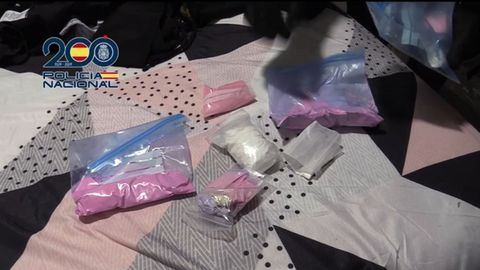 Cae una banda que enviaba droga oculta en botes de chicles y galletas, que empaquetaban con una m�quina especial.